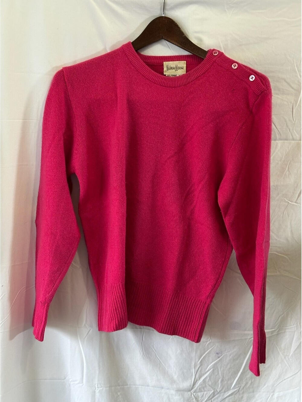 Neiman Marcus 100% Cashmere Sweater Women's Medium Pink Button Shoulder E-7